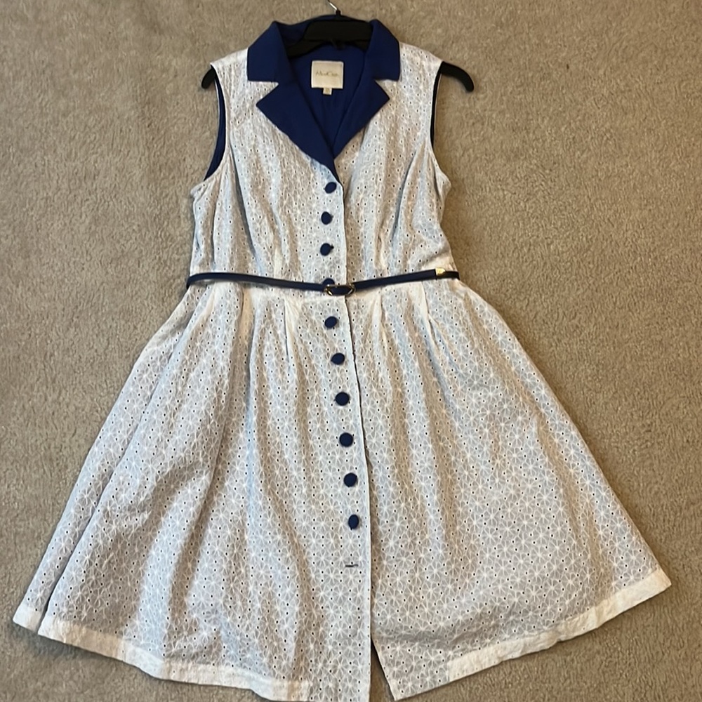Beautiful vintage inspired white and blue cotton ModCloth 1X dress!